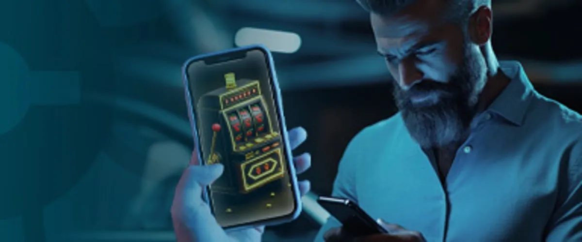 Spinsino slots: speler met een slot van Spinsino op zijn telefoon